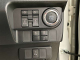 左右ともに大きくて便利なスライドドアを採用しています。両側ともに電動ドアは運転席からも開閉可能です。雨の日のお迎え、いち早く乗り込みたいお子様をタイミング良くドアを開けてスマートにお出迎え出来ます♪