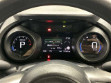 一目で今出ている速度が分かるデジタルメーターを採用しており、うっかりのスピード超過も減りますよ
