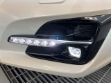暗闇でも前方をくっきりと照らしてくれるライトです。夜の運転でも安心ですね。