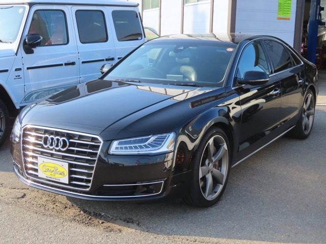 アウディ A8 