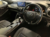 コックピットのような運転席は、ドライバーの運転する楽しさをさらに引き立ててくれます。