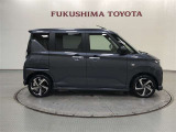 【まるごとクリーニング】シートを取り外し、車内を徹底洗浄。隅々まで丁寧に仕上げています。