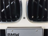 BMW代表的な特徴のキドニーグリル。BMWのすべてのモデルに採用され、BMWらしさを強調しております。