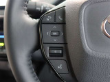 ステアリングスイッチ付き。前方から目を離すことなく操作することが可能です。