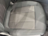 運転席になります。