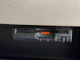 ETCカードを挿入することで高速道路を利用する際の支払いがキャッシュレスになったり、ETCスマートインターチェンジが利用できたり、とても便利なアイテムです!保証は修理保証のみとなります。