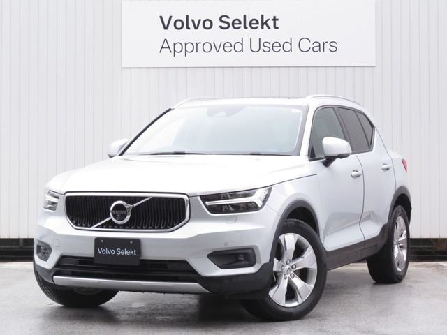 XC40 B4 AWD モメンタム 4WD