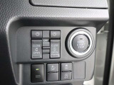 人気の【両側電動スライドドア】外から取っ手を引いたり、車種によってはボタンを押すだけでスライドドアの開閉が可能!鍵のボタンでも操作が出来て雨の日など少し離れたところからドアのかけ締め便利機能です!