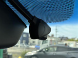 【ドライブレコーダー】映像・音声などの運転中の記録を残します。事故などを起こした起こされた時の証拠になりえますので、もしも時でも安心ですね。