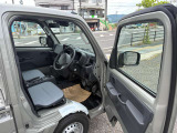 広々とした運転席です!ぜひ1度ご来店いただきご乗車ください!