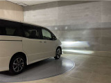 LEDヘッドランプです。十分な明るさを保ちつつも消費電力が少なく、バルブ寿命も長いのが特徴です。瞬時にMAXの光量を発揮するのもLEDならではです。