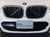 BMW代表的な特徴のキドニーグリル。BMWのすべてのモデルに採用され、BMWらしさを強調しております。