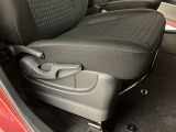 内部はこちらです。快適さと使い勝手を追求した車内空間で、安全な旅をお楽しみくださいませ。