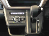 温度を設定すれば、自動で車内の温度管理をしてくれる優れものです♪ATミッションで運転楽々