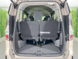 普段のお買い物や通勤、送迎等に十分な荷室スペースを確保しております。セカンドシートを倒すと、大きな荷物の積載も可能です♪