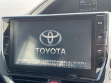 【純正ナビ】人気の純正ナビを装備しております。ナビの使いやすさはもちろん、オーディオ機能も充実!キャンプや旅行はもちろん、通勤や買い物など普段のドライブも楽しくなるはず♪