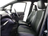 助手席から、運転席へ。その逆も自由自在☆