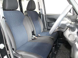 運転席まわりです。実際に座ってみて乗り心地を体感してみて下さい。