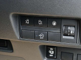電動両側スライドドア、レベライザー等のスイッチ類