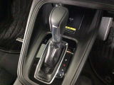 オートマチックシフトレバーは、手になじみ操作しやすい形状で安全運転にもつながります♪