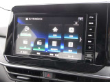 ナビゲーション+AV 2画面表示(デュアルウィンドウ)、TV、FM/AM、Bluetooth Audio、microSDカード(音楽/動画ファイル再生)、ハンズフリーフォン、スマホでの地図更新も可能な高性能大型ナビです。