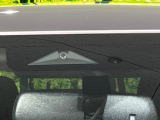 【三菱e-Assist】走行中に前方の車両等を認識し、衝突しそうな時は警報とブレーキで衝突回避と被害軽減をアシスト。より安全にドライブをお楽しみいただけます。