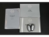 保証書・記録簿・取扱説明書と揃っていいます。キーの電池は新品にお取替えしてから納車させて頂きます。