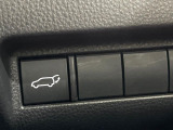 【パワーバックドア】スマートキーや運転席のボタンを押すだけでリアゲートが自動で開閉します!荷物を持っている時や、高い位置にあるバックドアを閉める際に便利な機能です♪