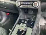 駐車ブレーキは電動式です。オートホールド機能付きで便利ですね
