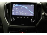 ディーラー装着パナソニック製8インチナビを装備。専用パネル搭載で一体感があり、操作性も良好です。ナビは多機能です、フルセグTVやDVDの再生、Bluetoothオーディオ機能などを搭載しています。