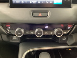 運転席と助手席にシートヒーターが付いています☆寒い時期に腰周りを温めてくれるので体全体が温まりやすいのは勿論、暖房と違い顔に風が当たらないので、乾燥肌やドライアイの方でも大丈夫☆