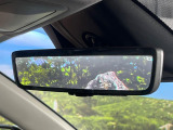 【デジタルインナーミラー】後席の大きな荷物や同乗者で後方が確認しづらい時でも安心!カメラが撮影した車両後方の映像をルームミラー内に表示。クリアな視界で状況の確認が可能です!