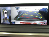 パノラミックビューモニター付きです。車両を上から見たような映像をディスプレイオーディオ画面に表示、運転席からの目線だけでは見にくい、車両周辺の状況をリアルタイムでしっかり確認できます。