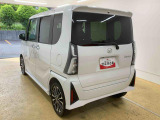 当店ではダイハツ認定U-CARをはじめ、お手頃価格のお車や、オトクなナビ付き車、オプション充実の高年式車をはじめ、ダイハツ車以外も豊富にラインナップしております。