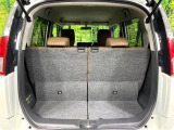 普段のお買い物や通勤、送迎等に十分な荷室スペースを確保しております。セカンドシートを倒すと、大きな荷物の積載も可能です♪