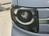 LEDヘッドライトは、点灯の瞬間から最大光量を発揮し、突然暗くなるトンネルなどでの安定感を高めます。