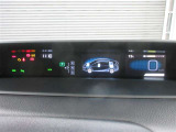 運転席のメータパネル類は常に視界に入る場所ですので、大事なチェックポイントです。ぜひ実際にご乗車ください。
