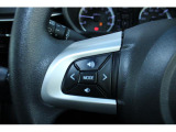 ステアリングスイッチ付きでオーディオ操作も簡単です