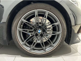 サービスにはドイツ本国と同様に教育と訓練を受け、BMWを知り尽くした「マイスター」が数多く在籍しております。360度による納車前点検整備で、お客様に安心と安全をお届けいたします。
