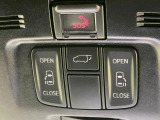 【両側パワースライドドア】スマートキーや運転席のスイッチで後席両側スライドドアの開閉が可能♪電動だから力を入れてドアを開ける必要が無く、小さなお子様でも簡単に開け閉めでき快適です♪