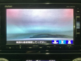 【バックカメラ】運転が苦手な方も車庫入れラクラクです!ギアをリバースに入れれば自動的に切り換わりますので、面倒な操作は不要です♪狭い駐車場もお車を傷つけず安心ですね!