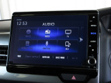 ナビゲーションは純正8インチメモリーナビ(VXU-227NBi)を装着しております。AM、FM、CD、DVD再生、Bluetooth、音楽録音再生、フルセグTVがご使用いただけます。