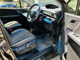 ゆったりと乗り心地の良い運転席です。長距離でもしっかりサポートしてくれます。
