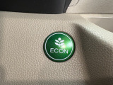 ご存知ECONスイッチを装備!エアコンとパワー出力を抑えてよりエコなドライブを可能にする魔法のスイッチです!