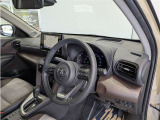 見通しのよいすっきりとした視界で、誰でも運転しやすいです。運転のしやすさは疲れにくさにも繋がりますよ♪