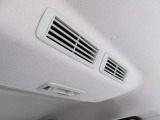 前席の空気を後席にも循環させれますよ^^これで車内も快適♪ですよね^^