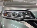 LEDヘッドライトは、点灯の瞬間から最大光量を発揮し、突然暗くなるトンネルなどでの安定感を高めます。