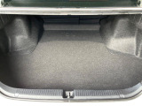普段のお買い物や通勤、送迎等に十分な荷室スペースを確保しております。