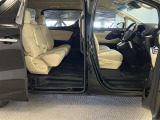 ゆとりある広々とした車内空間は、ドライブを始め買い物やレジャーなど、幅広く活躍します。一人でもみんなとでもお出かけを楽しみましょう!