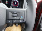 プロパイロット搭載!エクストレイルがアクセル、ブレーキを自動でコントロールして前のクルマとの車間距離を保つ手助けをします。